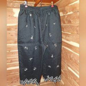 Vintage 80s Magic Black Embroidered Women's Pedal Pusher Pants